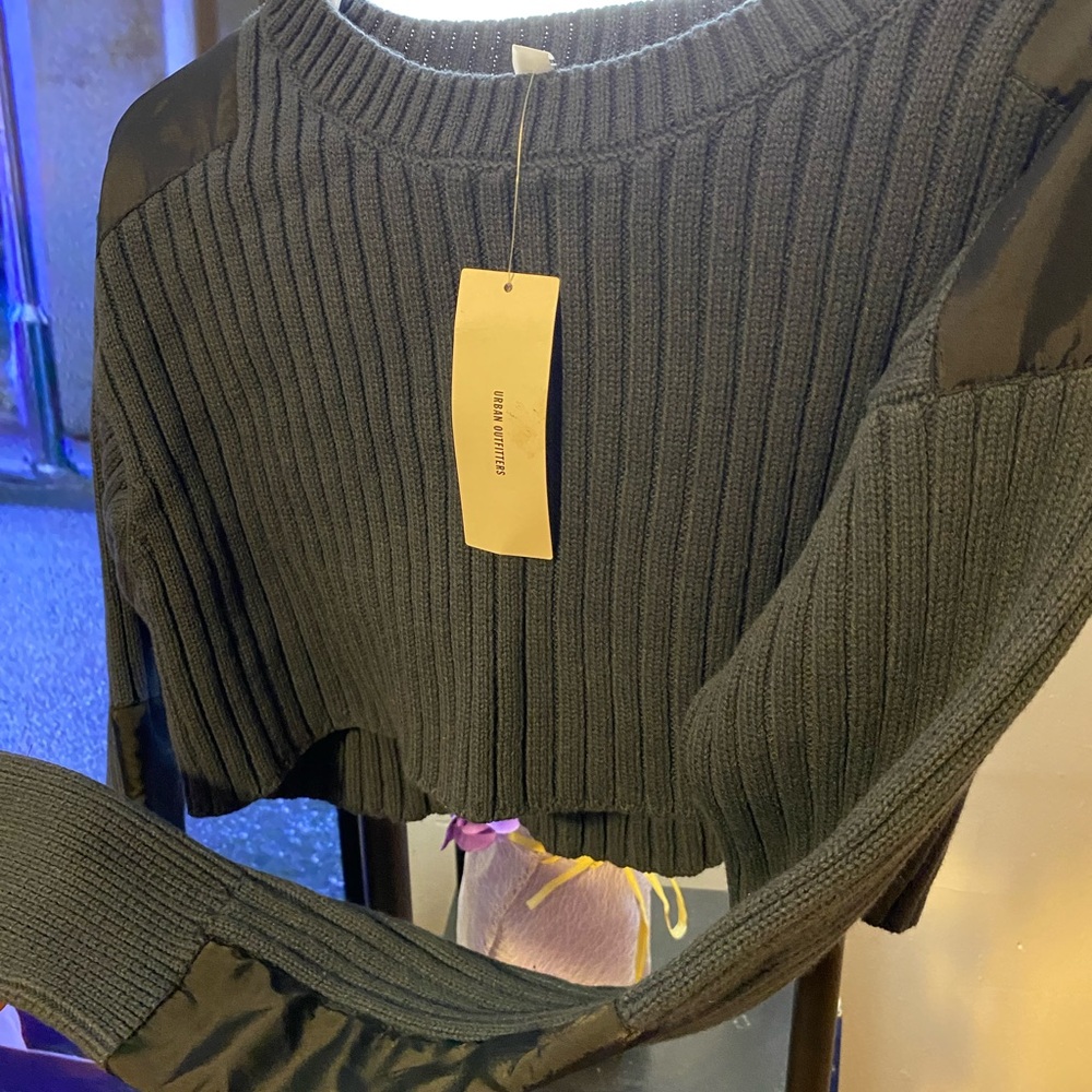 Urban outfitters Size medium crop top